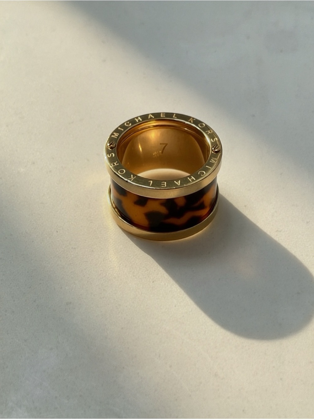 Michael Kors Gold-Tone Ring with Brown Tortoiseshell Inlay - Size 7